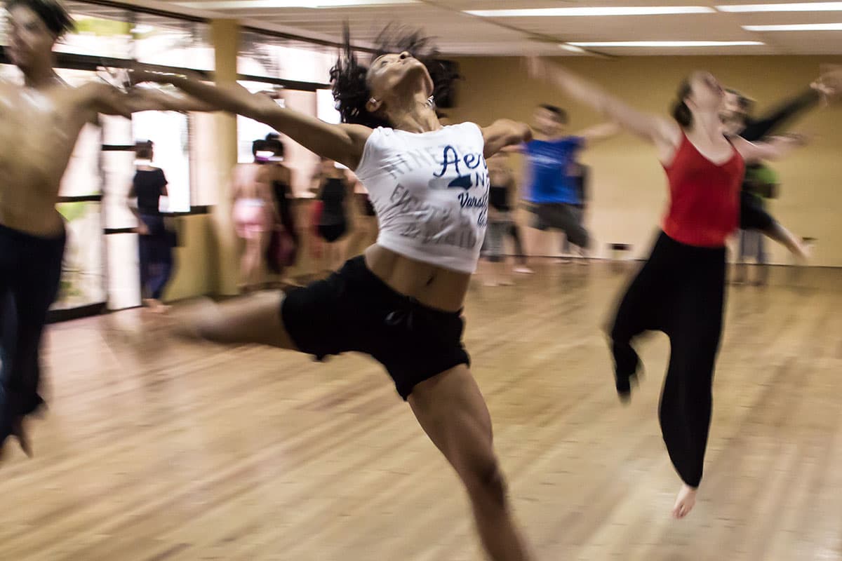 formando a un profesional de baile